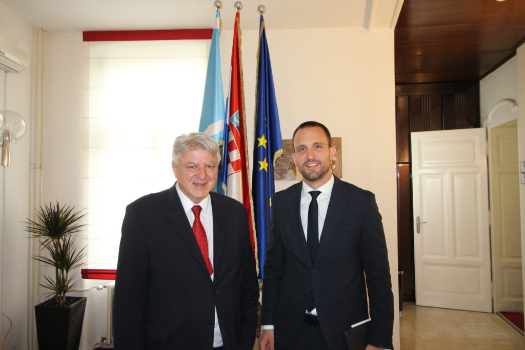 IMG_2323-1024×683 IMG_2323-1024×683