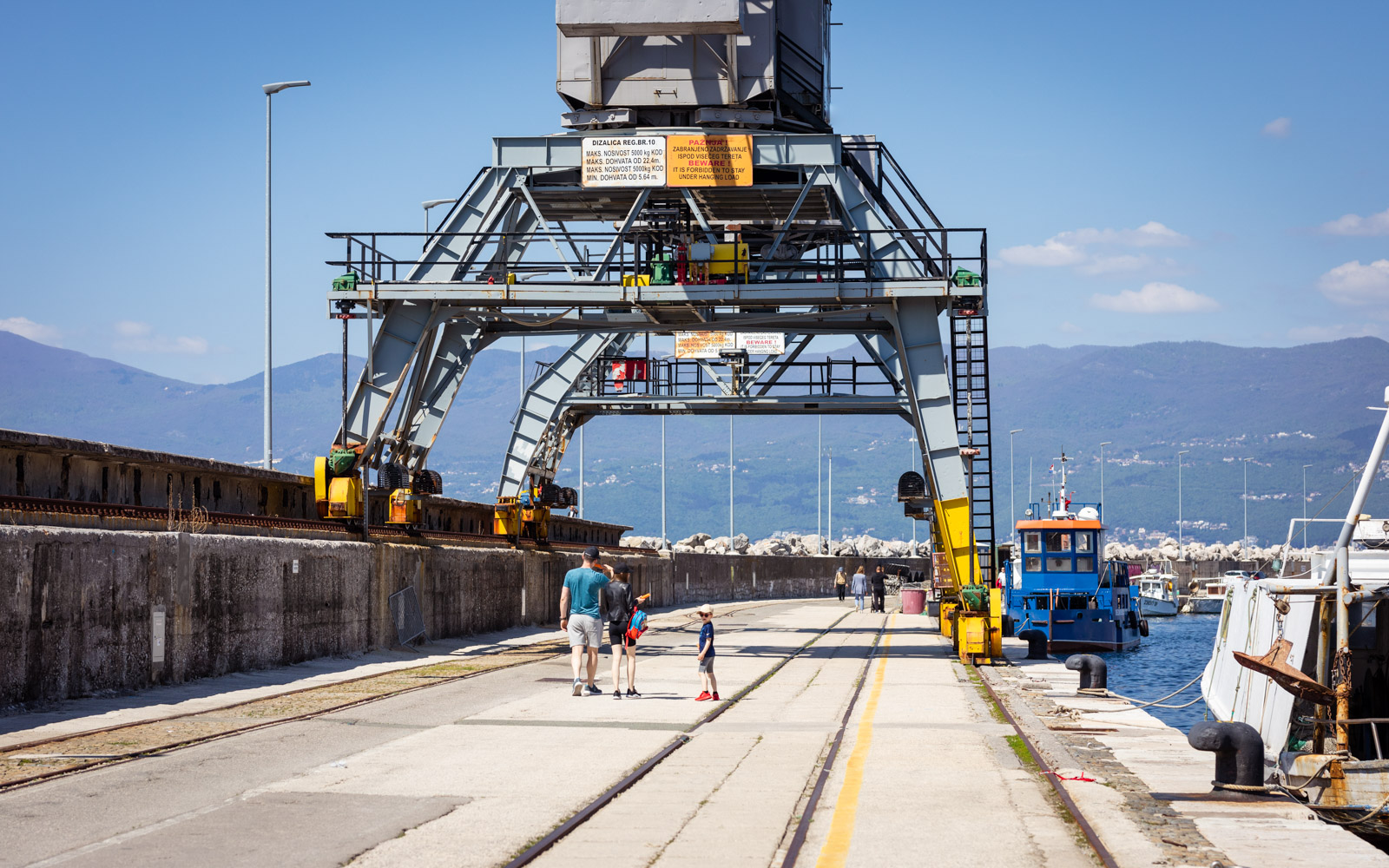 Ilustrativne 4.5.-22 Ilustrativne 4.5.-22