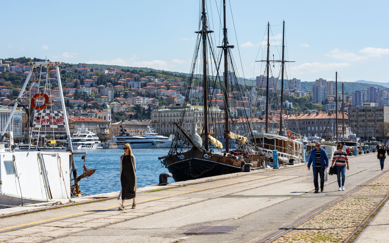 Ilustrativne 4.5.-28 Ilustrativne 4.5.-28