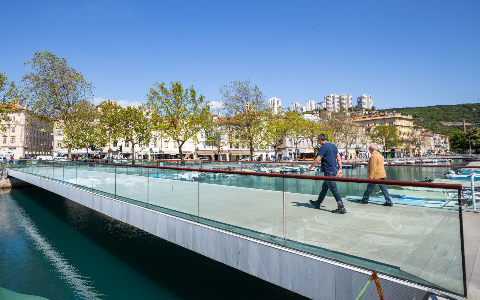 Ilustrativne 4.5.-42 Ilustrativne 4.5.-42