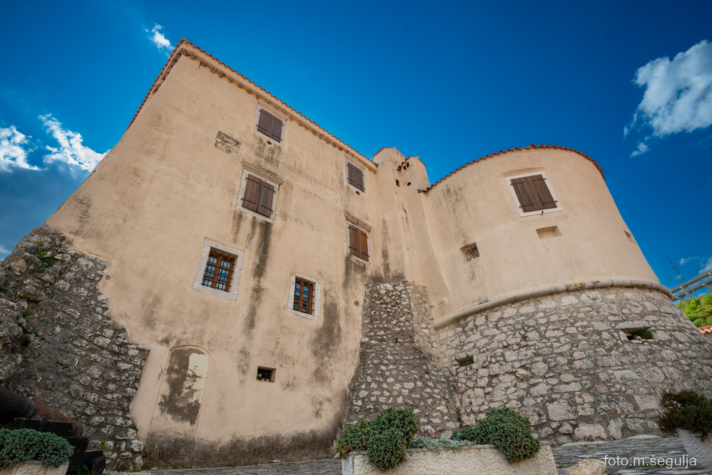 Kaštel – Miljenko Šegulja (1) Kaštel – Miljenko Šegulja (1)