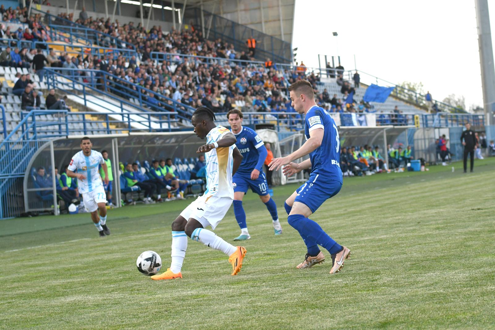 Slaven Belupo i Rijeka sastali se u 32. kolu SuperSport HNL-a Slaven Belupo i Rijeka sastali se u 32. kolu SuperSport HNL-a