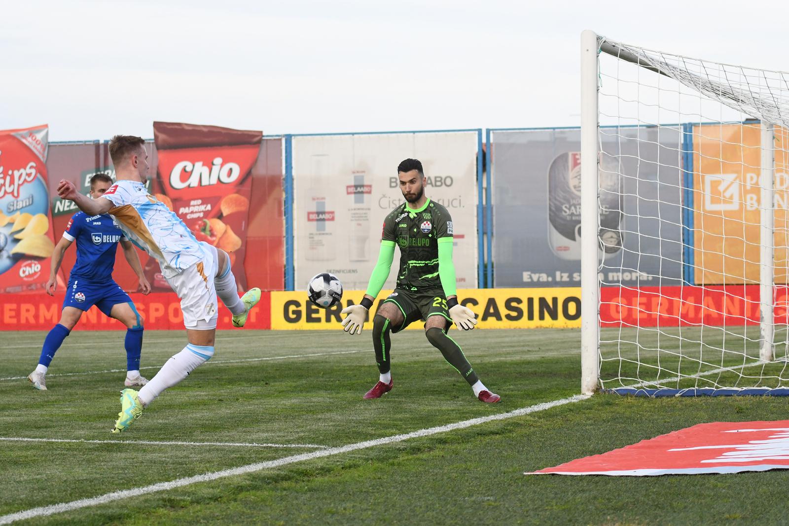 Slaven Belupo i Rijeka sastali se u 32. kolu SuperSport HNL-a Slaven Belupo i Rijeka sastali se u 32. kolu SuperSport HNL-a