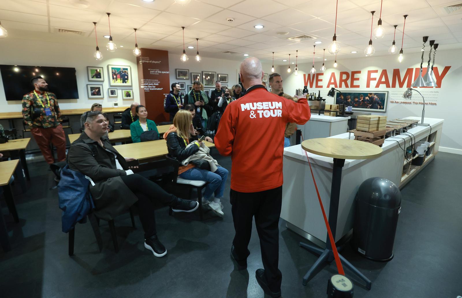 Liverpool: Let 3 i delegacija Hrvatske posjetili stadion Anfield Liverpool: Let 3 i delegacija Hrvatske posjetili stadion Anfield