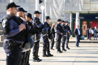 Zagreb: Molitelji se ponovno okupili na Trgu bana Jelačića