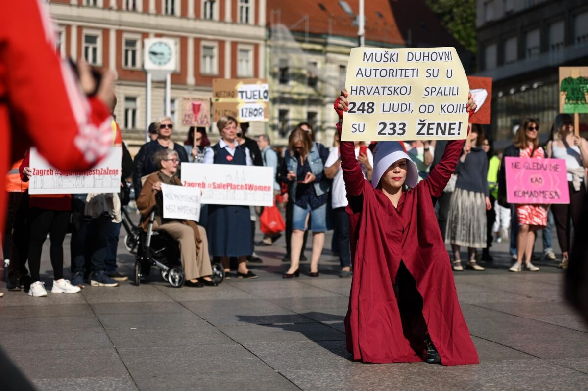 Molitelje krunice na glavnom zagrebačkom  trgu dočekao  kontraprosvjed …