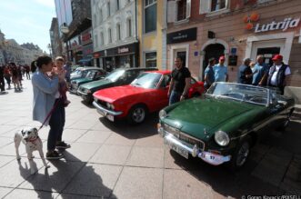 Na ulicama grada održan 27. Oldtimer auto rally Rijeka 2023