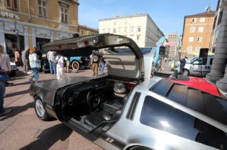 Na ulicama grada održan 27. Oldtimer auto rally Rijeka 2023