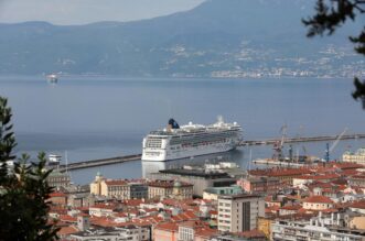 Prvi ovosezonski kruzer Norwegian Gem uplovio u riječku luku pun turista