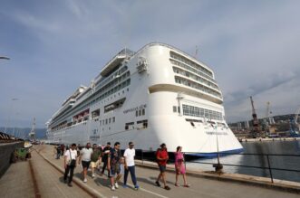 Prvi ovosezonski kruzer Norwegian Gem uplovio u riječku luku pun turista