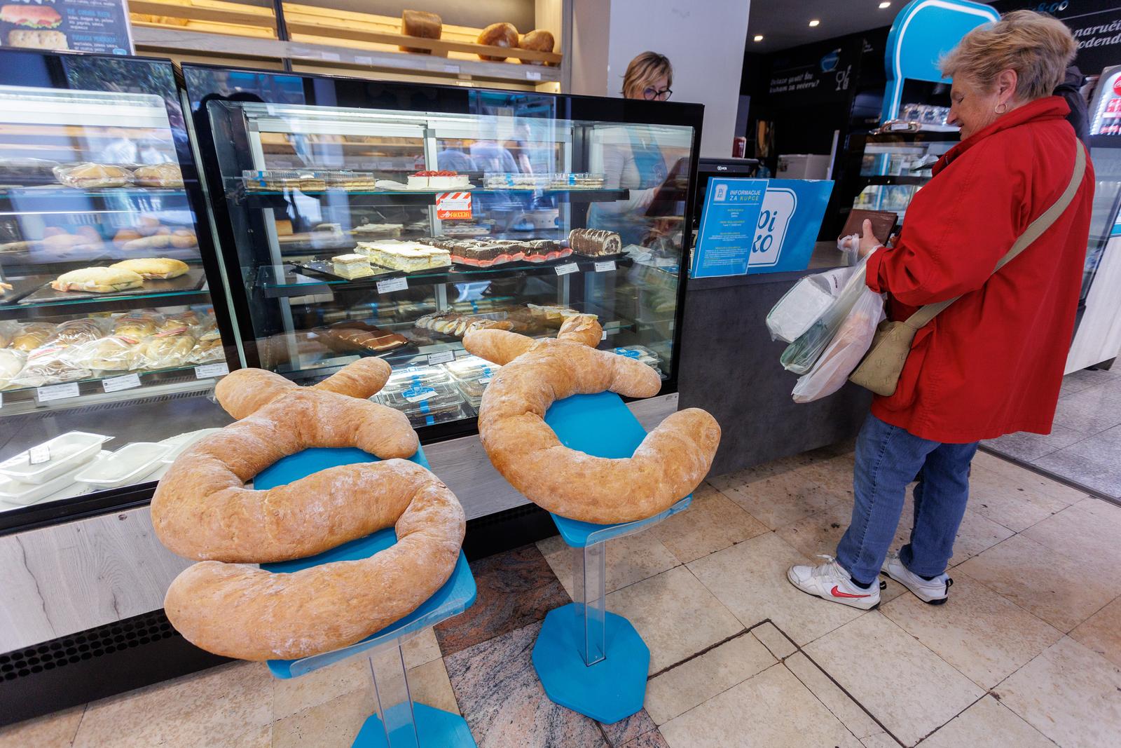 Rijeka: U pekarnici ispekli ŠČ Kruh Rijeka: U pekarnici ispekli ŠČ Kruh