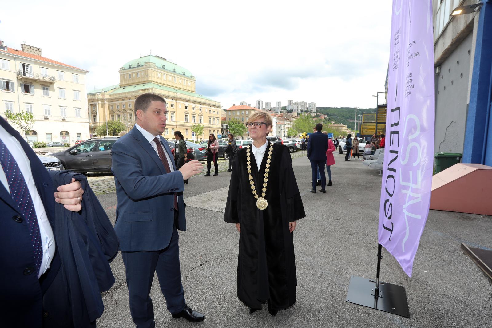 Svečano obilježavanje 50 godina Sveučilišta u Rijeci Svečano obilježavanje 50 godina Sveučilišta u Rijeci