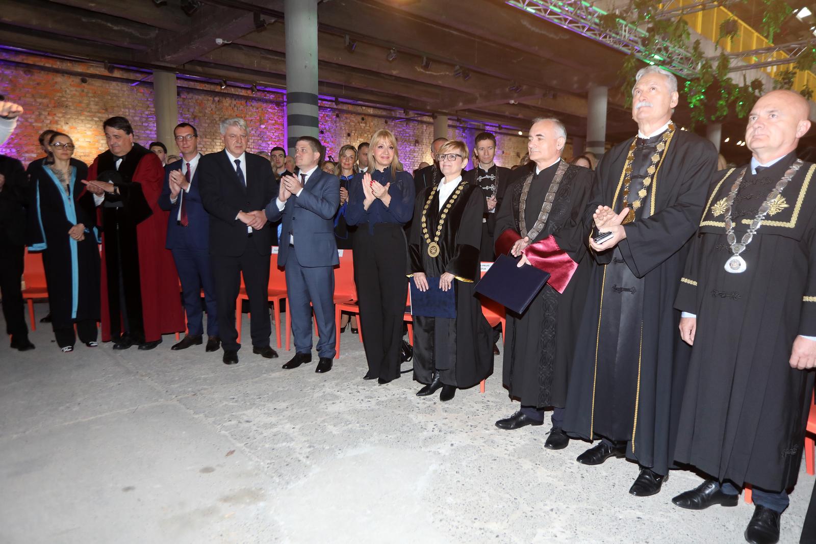 Svečano obilježavanje 50 godina Sveučilišta u Rijeci Svečano obilježavanje 50 godina Sveučilišta u Rijeci