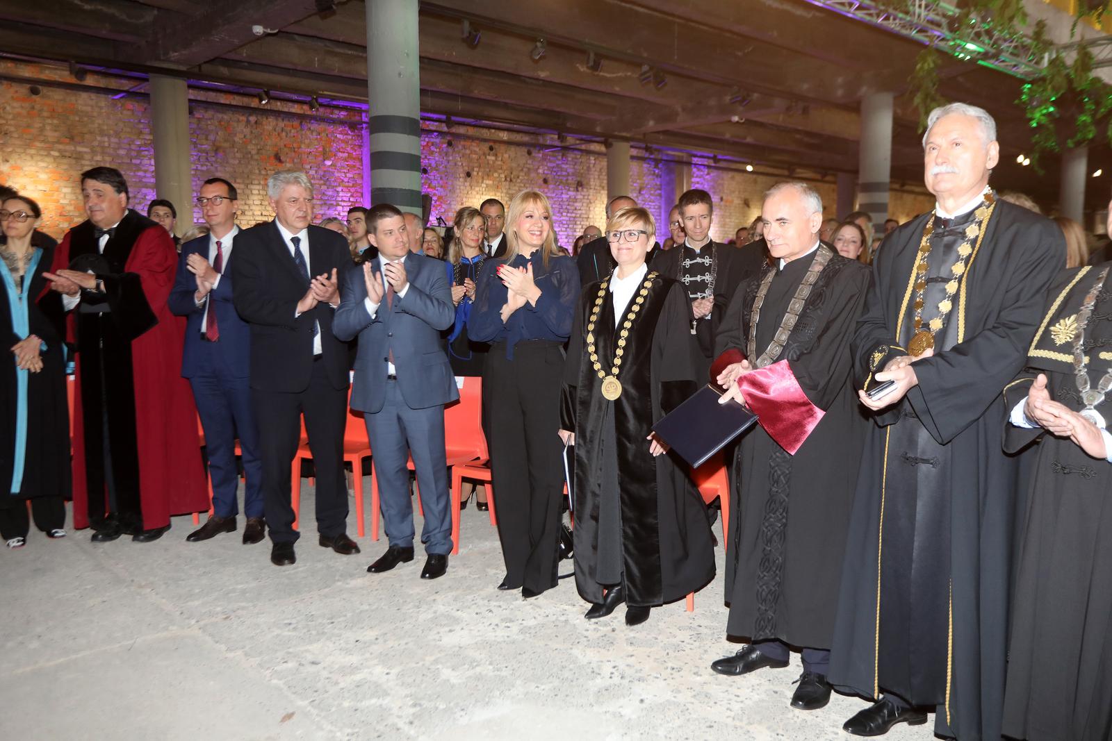 Svečano obilježavanje 50 godina Sveučilišta u Rijeci Svečano obilježavanje 50 godina Sveučilišta u Rijeci