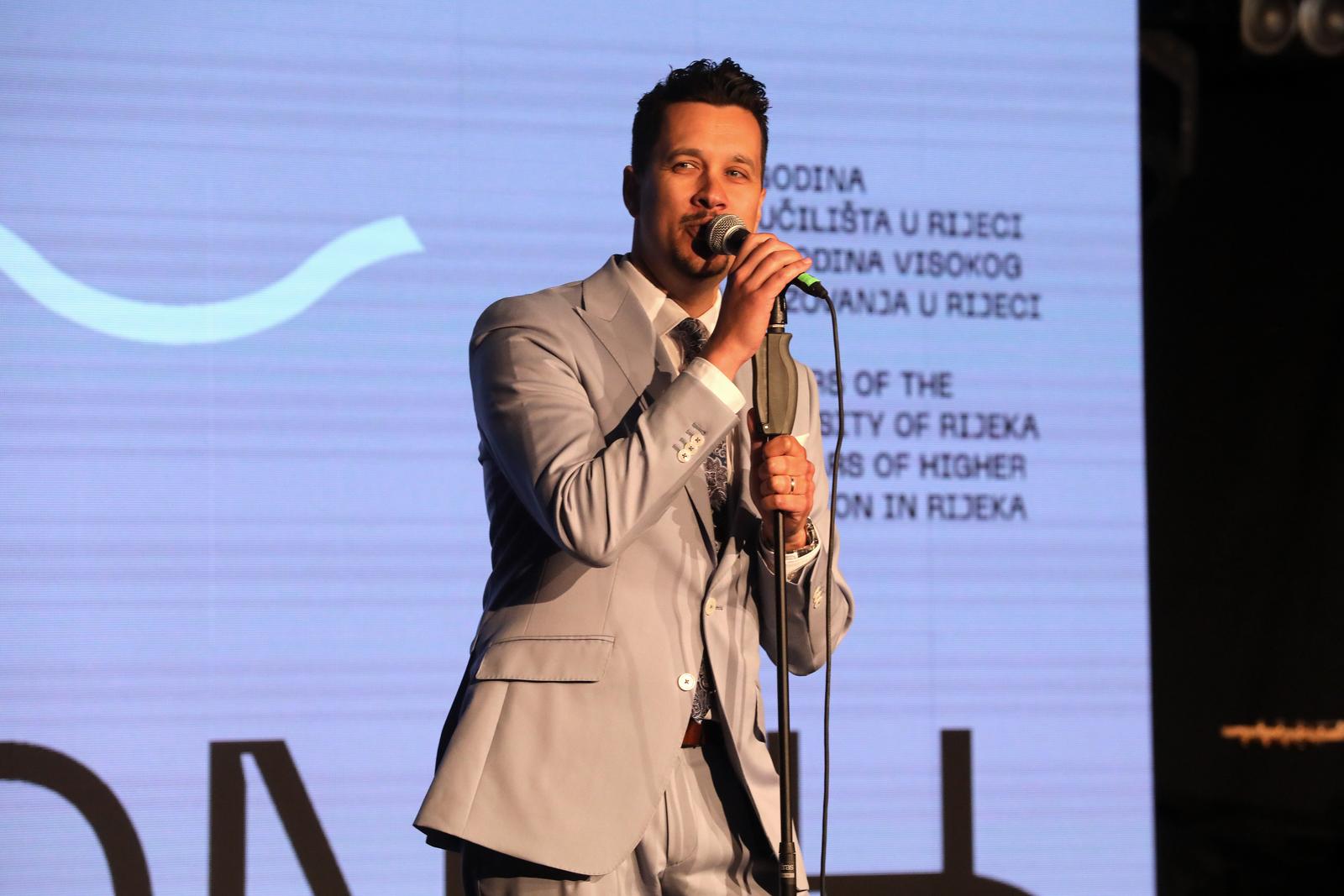 Svečano obilježavanje 50 godina Sveučilišta u Rijeci Svečano obilježavanje 50 godina Sveučilišta u Rijeci