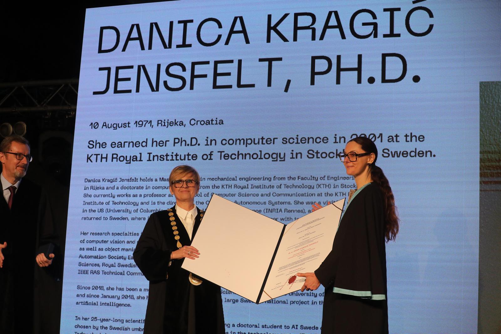 Svečano obilježavanje 50 godina Sveučilišta u Rijeci Svečano obilježavanje 50 godina Sveučilišta u Rijeci