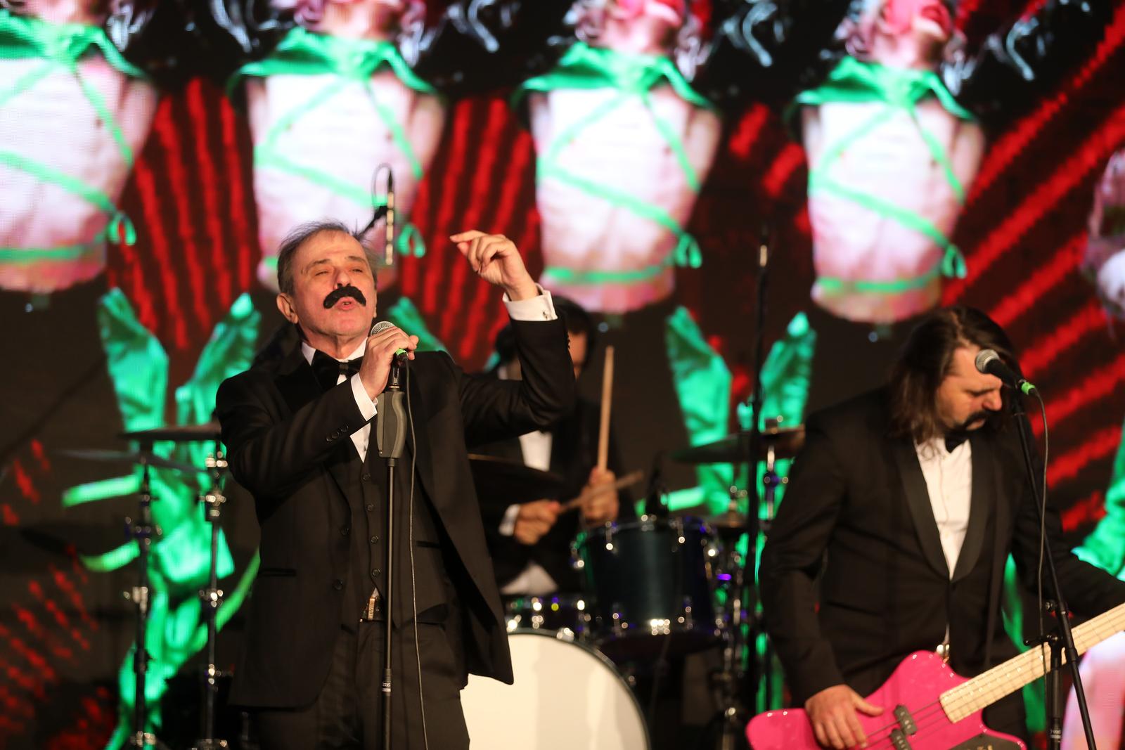 Let 3 nastupio na svečanom obilježavanju 50. obljetnice Sveučilišta u Rijeci Let 3 nastupio na svečanom obilježavanju 50. obljetnice Sveučilišta u Rijeci