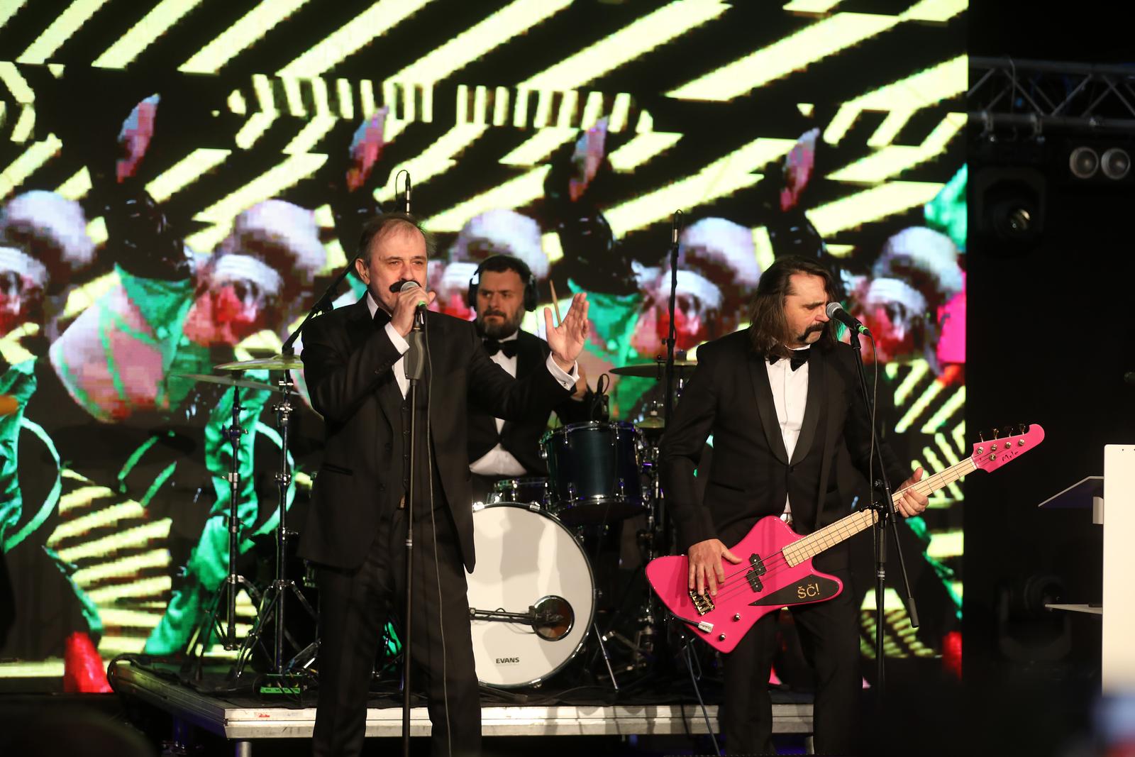 Let 3 nastupio na svečanom obilježavanju 50. obljetnice Sveučilišta u Rijeci Let 3 nastupio na svečanom obilježavanju 50. obljetnice Sveučilišta u Rijeci