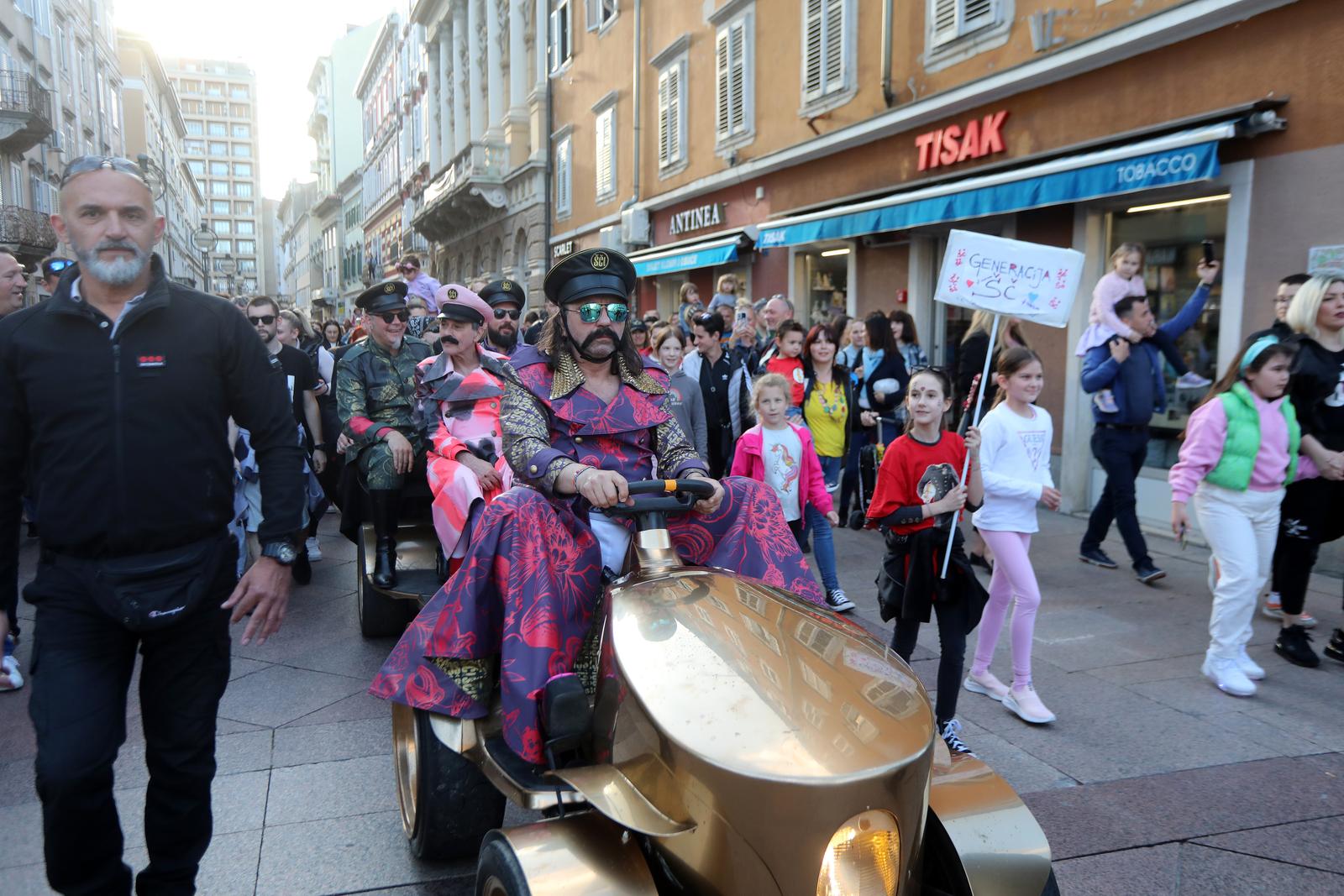 Rijeka: Let 3 na Korzo dovezao se na zlatkom traktoru