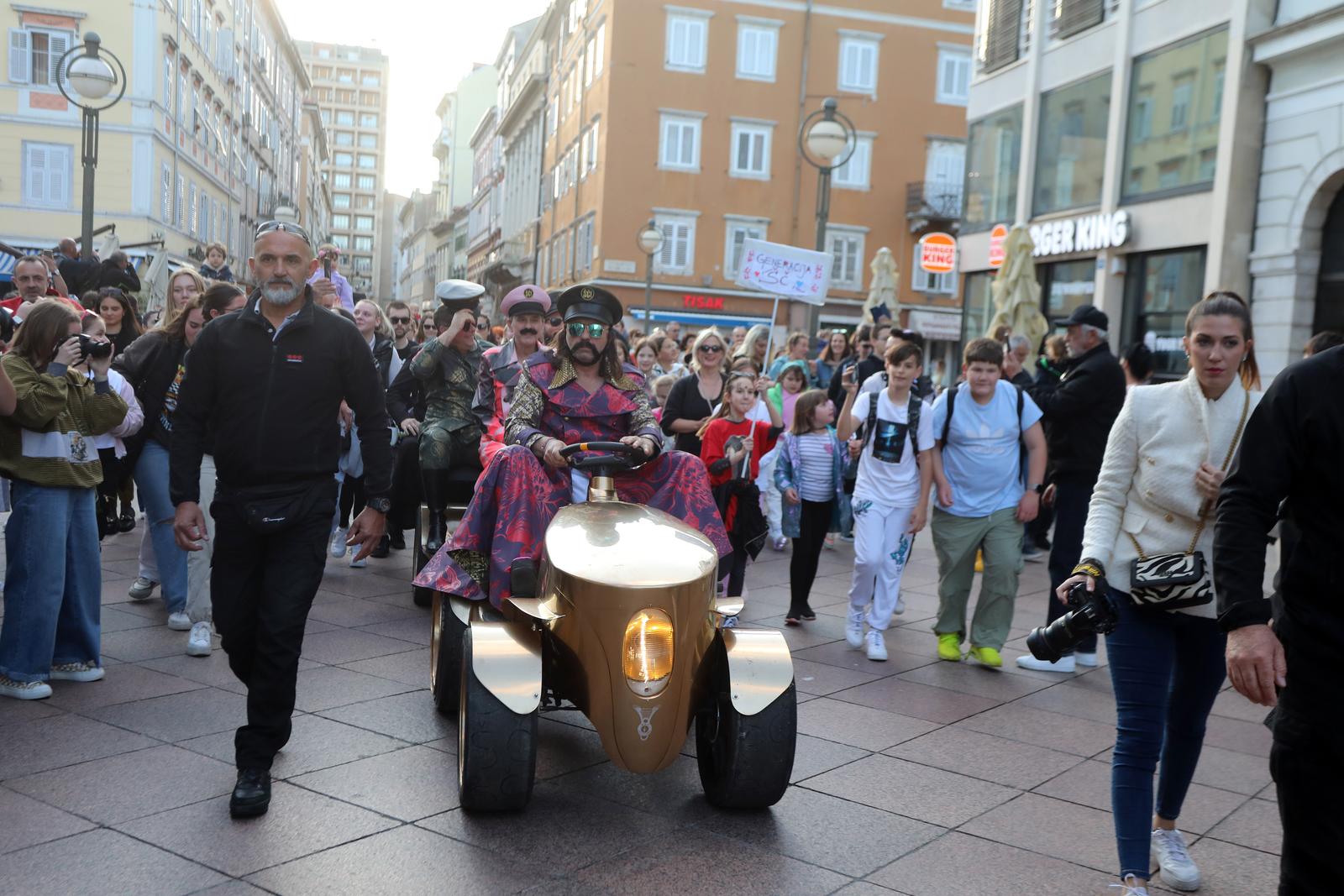 Rijeka: Let 3 na Korzo dovezao se na zlatkom traktoru