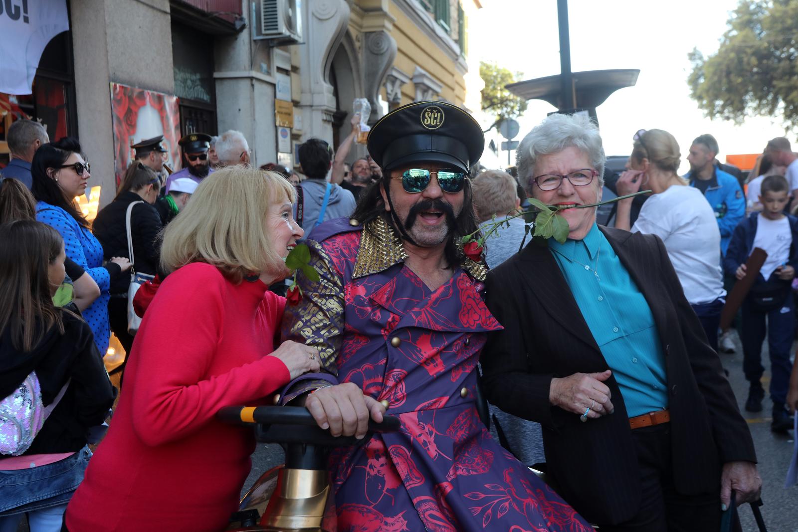 Rijeka: Let 3 na Korzo dovezao se na zlatkom traktoru