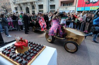 Rijeka: Let 3 na Korzo dovezao se na zlatkom traktoru