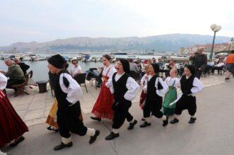 Baka: Crna ovca festival janjetine, individualizma, kreativnosti i oto?ne batine