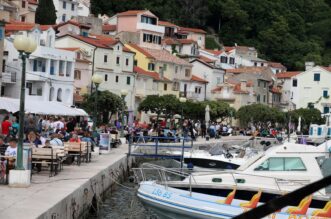 Baka: Crna ovca festival janjetine, individualizma, kreativnosti i oto?ne batine