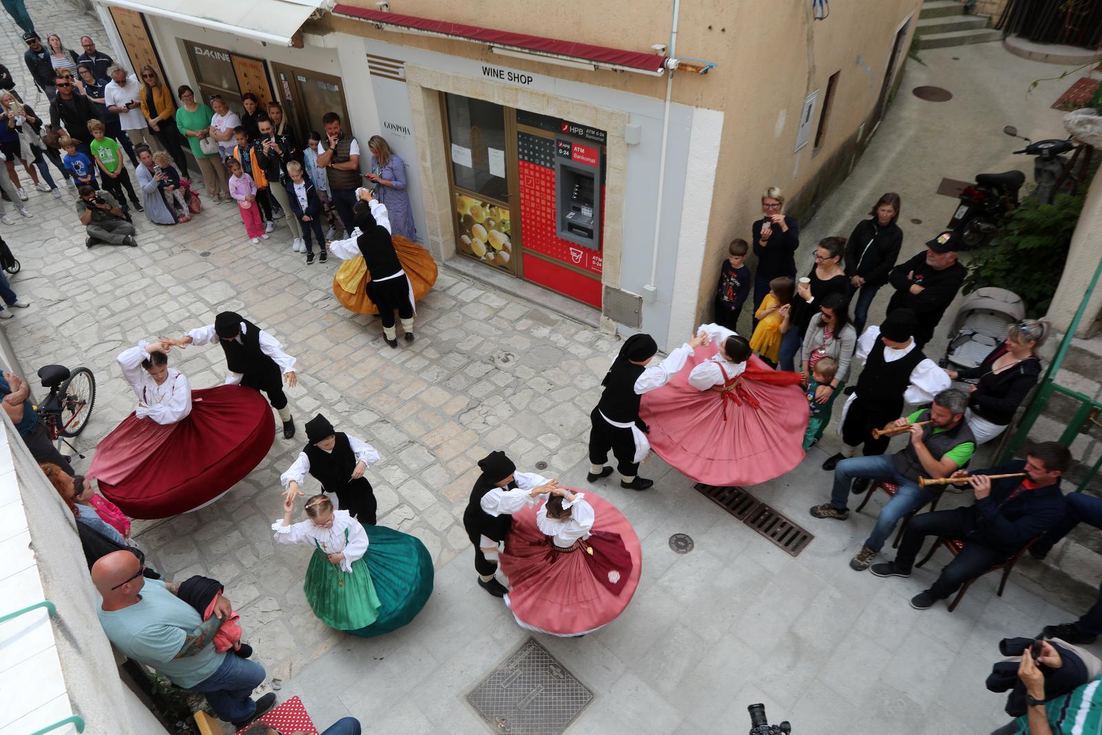 Baka: Crna ovca festival janjetine, individualizma, kreativnosti i oto?ne batine