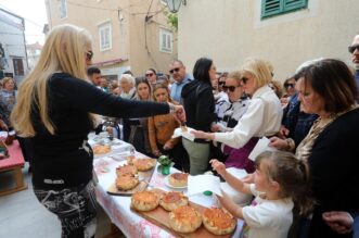 Baška: Crna ovca festival janjetine, individualizma, kreativnosti i otočne baštine