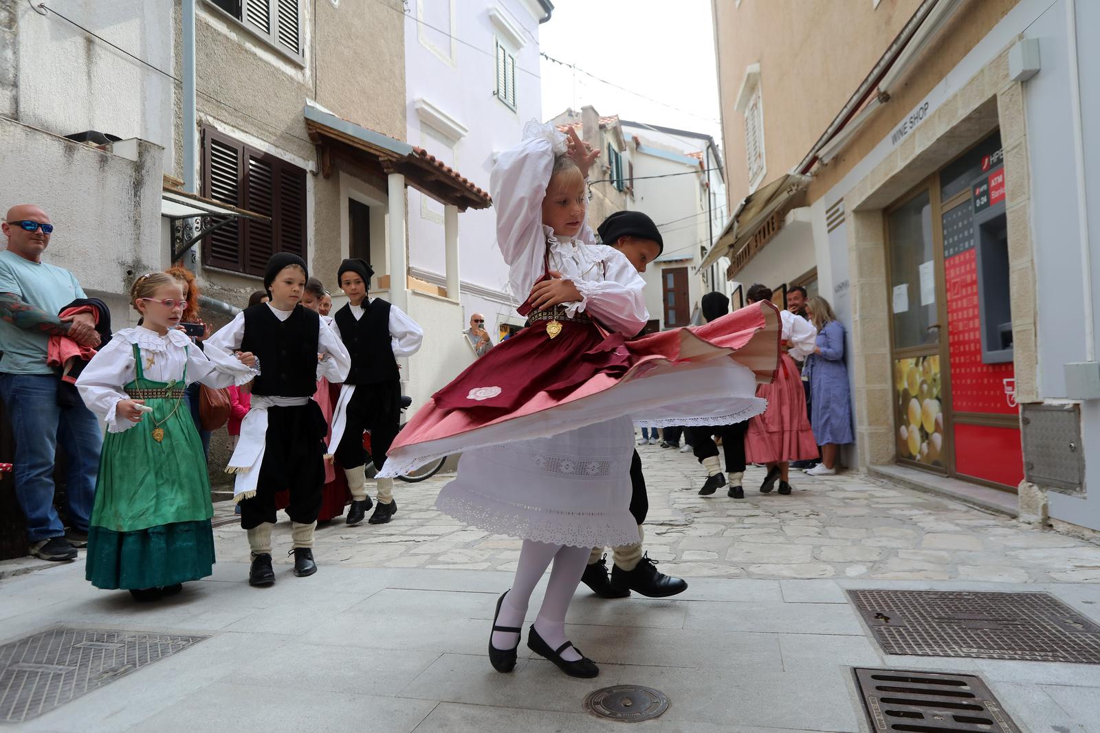 Baka: Crna ovca festival janjetine, individualizma, kreativnosti i oto?ne batine