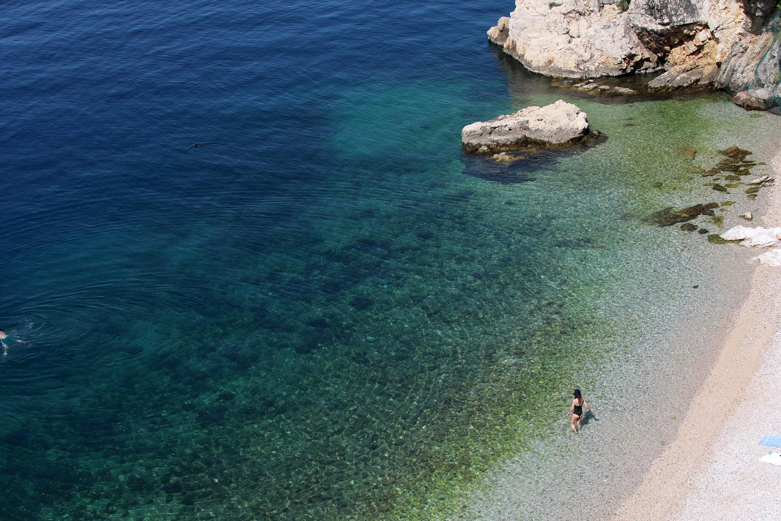 Rijeka: Rijetki kupaci na plazi Sablicevo Rijeka: Rijetki kupaci na plazi Sablicevo