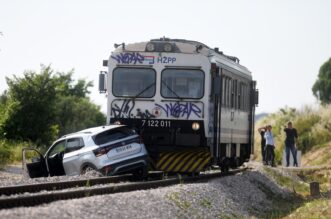 Donje Polje: Prometna nesre?a u Donjem polju u kojoj su sudjelovali vlak i osobni automobil