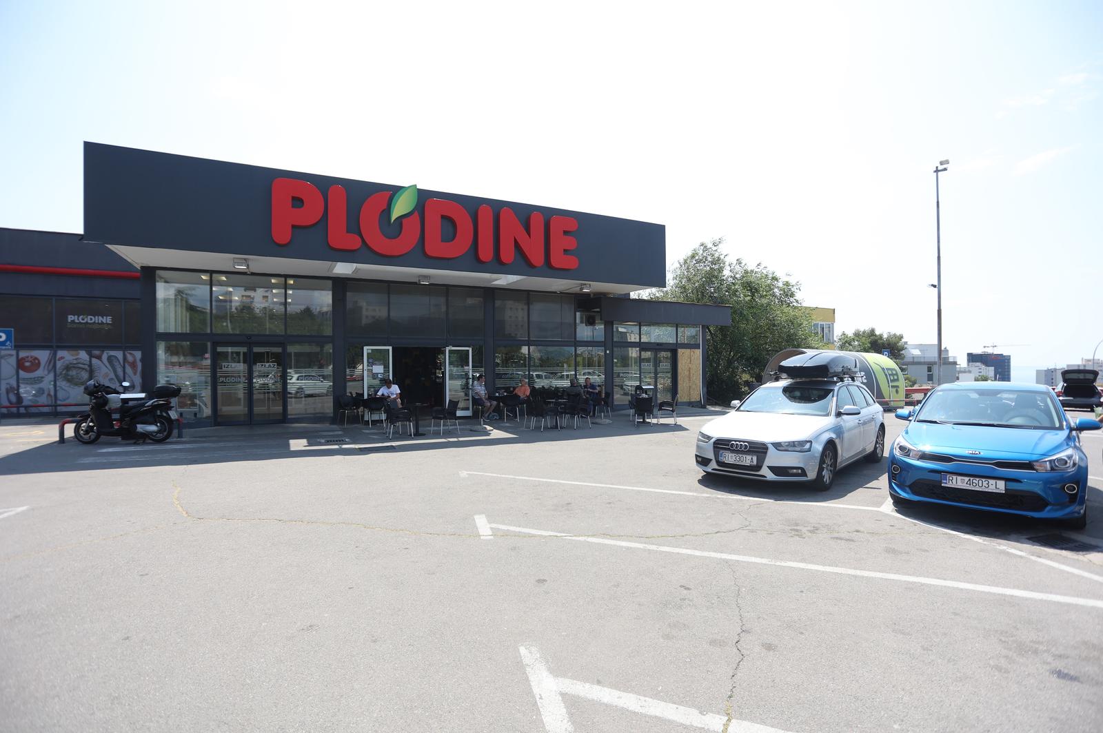 Rijeka: Plodine kod trgovačkog centra Vežica gdje je 21. svibnja aktivirana eksplozivna naprava Rijeka: Plodine kod trgovačkog centra Vežica gdje je 21. svibnja aktivirana eksplozivna naprava