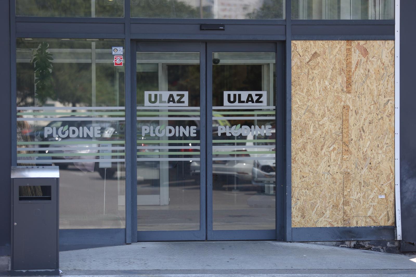 Rijeka: Plodine kod trgovačkog centra Vežica gdje je 21. svibnja aktivirana eksplozivna naprava Rijeka: Plodine kod trgovačkog centra Vežica gdje je 21. svibnja aktivirana eksplozivna naprava