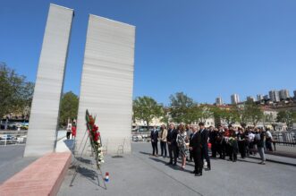 Rijeka: Polaganje vijenaca na Mostu branitelja uoči Dana državnosti