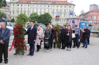 Polaganjem-vijenaca-obilježen-Dan-oslobođenja-Rijeke-4