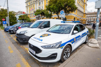 Policija -35