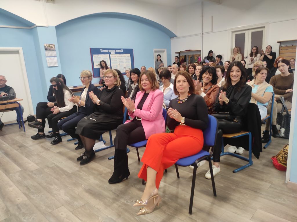 ekonomska (4) ekonomska (4)