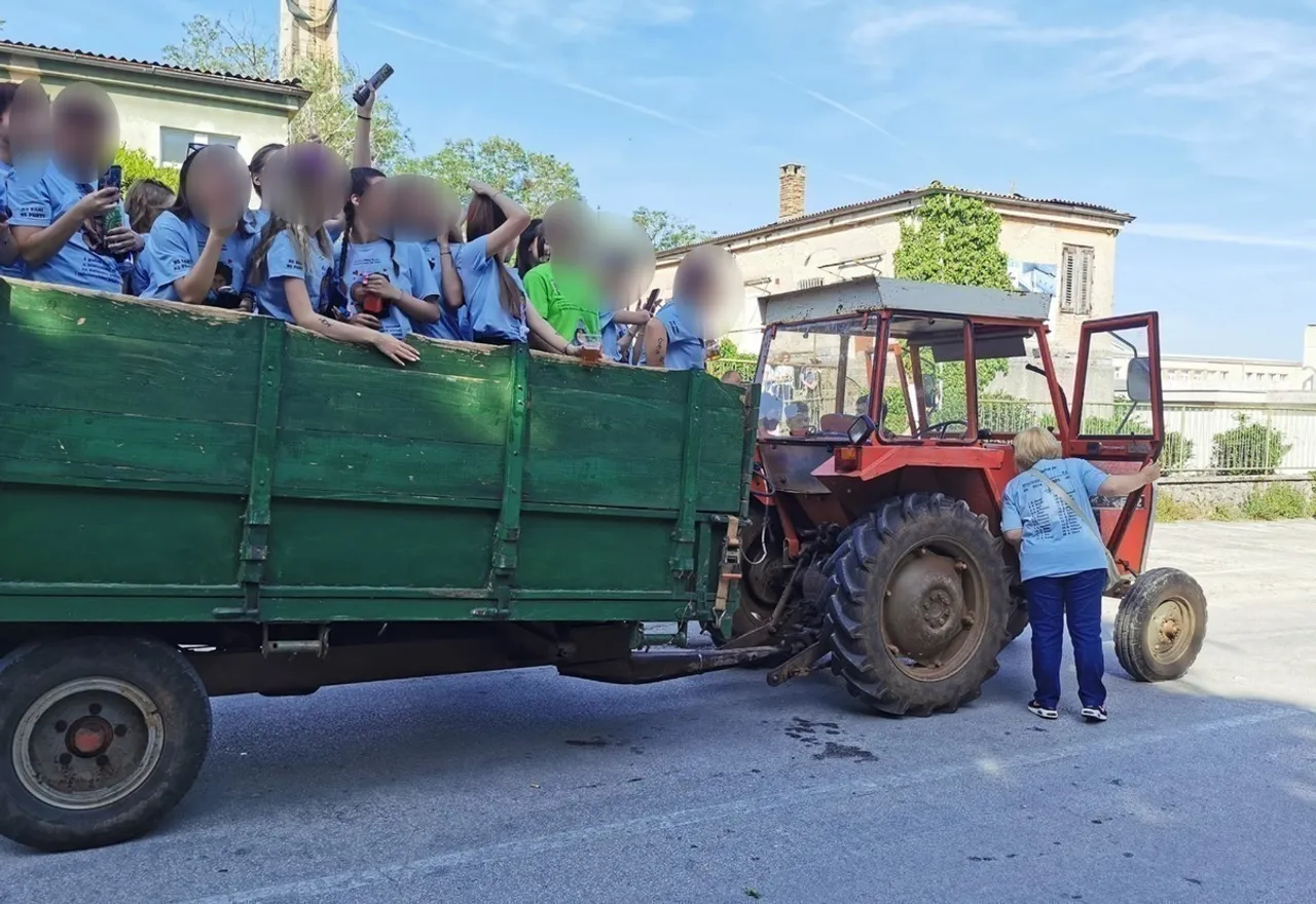 traktor labin 12 traktor labin 12