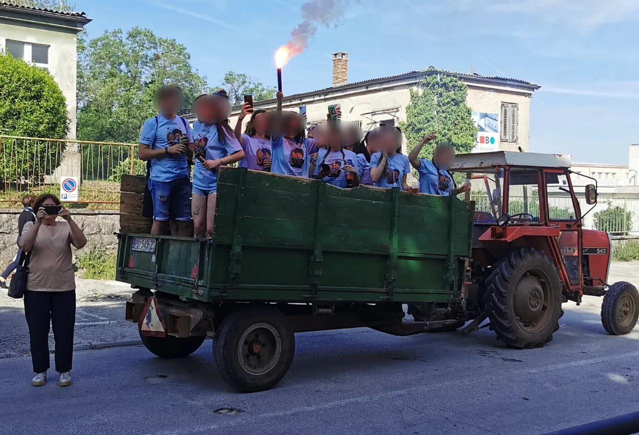 traktor labin 14 traktor labin 14