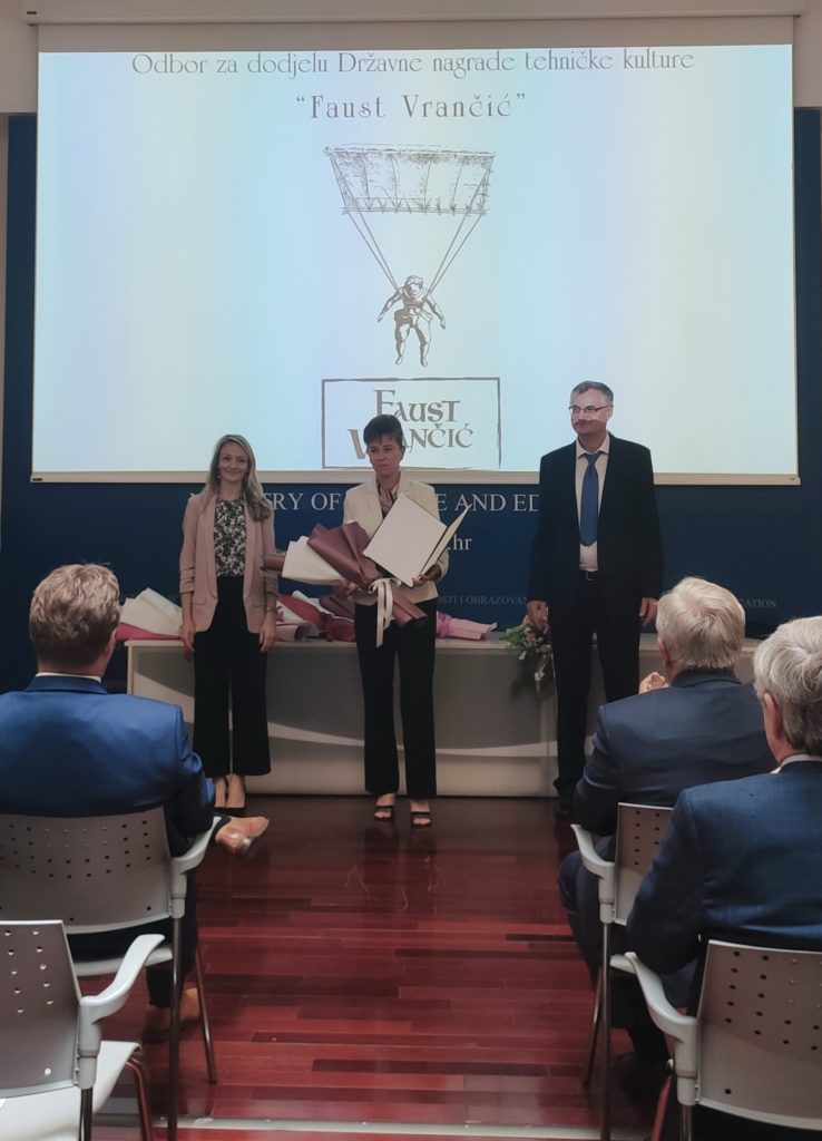 1685519060425-738×1024 1685519060425-738×1024