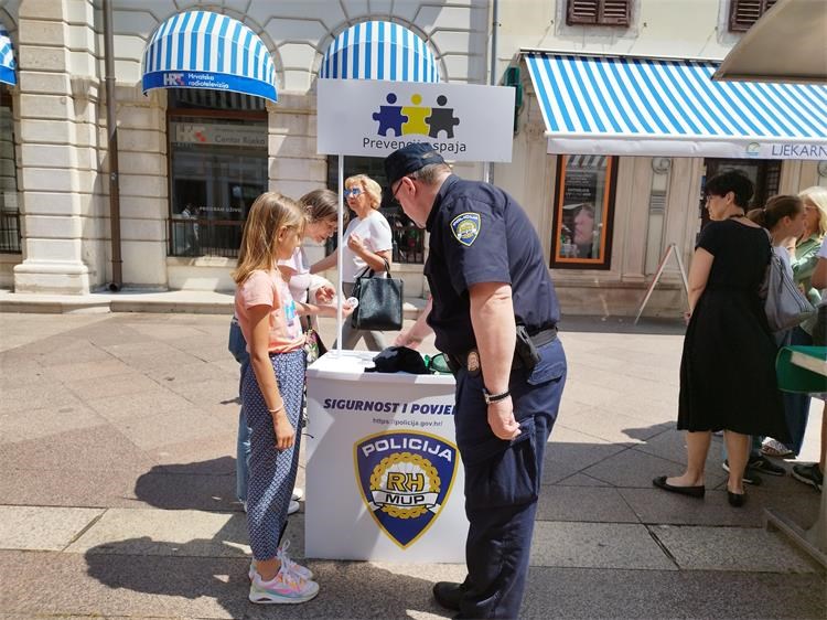 DRUŠTVO NAŠA DJECA13 DRUŠTVO NAŠA DJECA13