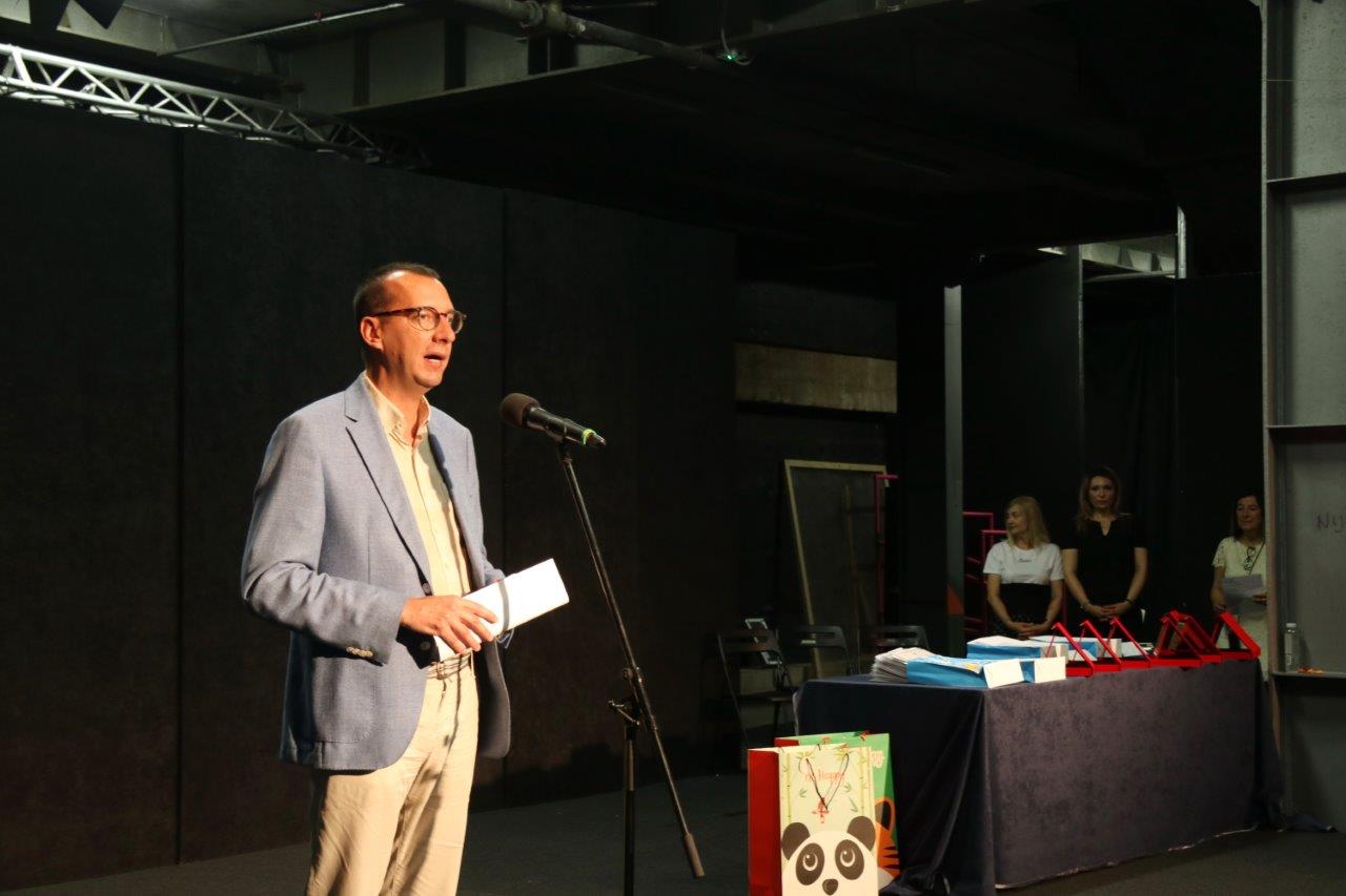 Dodjela-nagrada-učenicima-i-mentorima-za-postignuća-u-školskoj-2021.2022.-godini-4