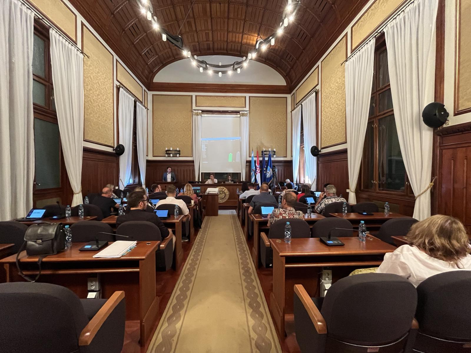 IMG-3ac990abbd39740a3f182571cdc64a94-V IMG-3ac990abbd39740a3f182571cdc64a94-V