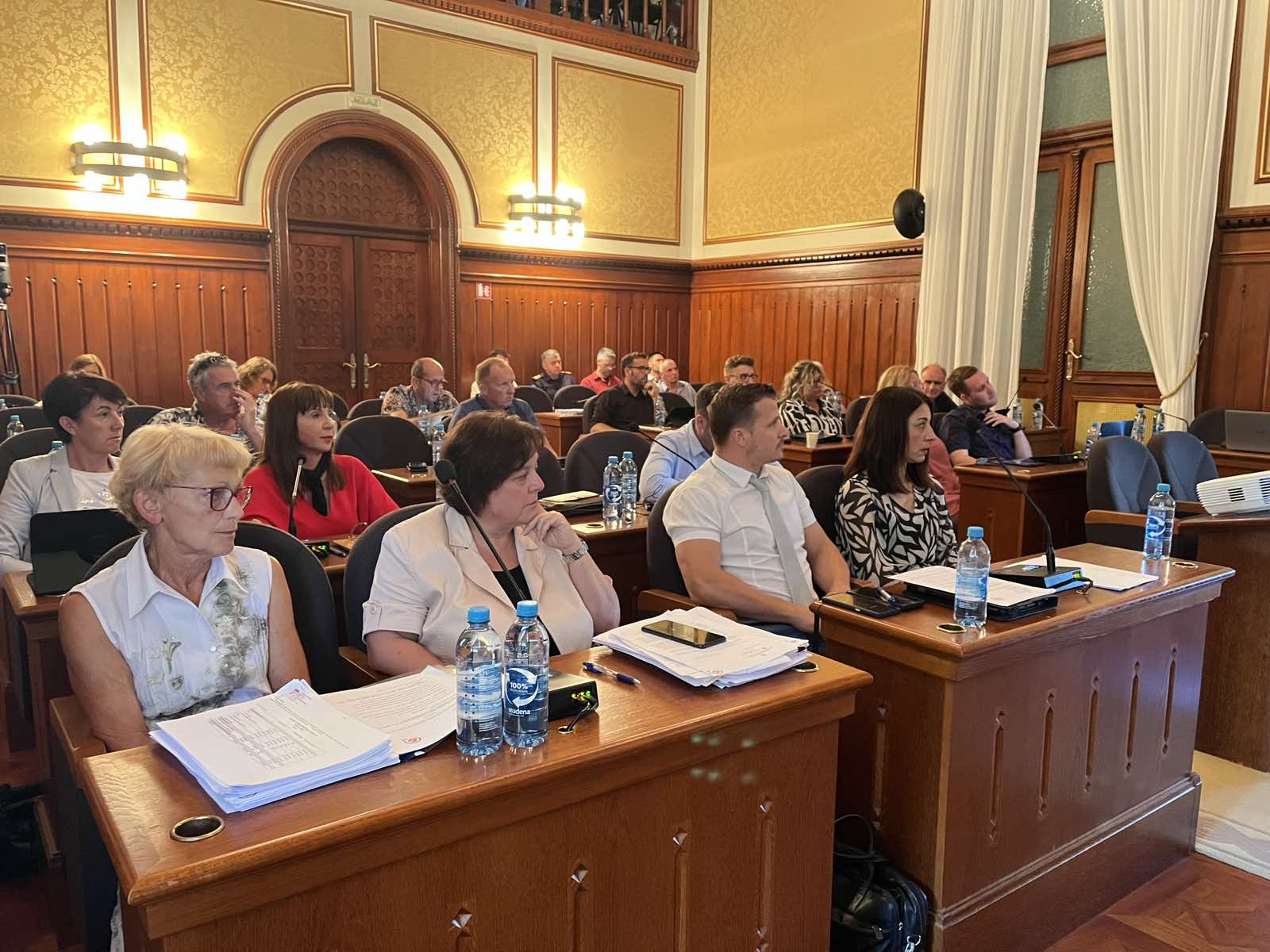 IMG-b85441d5b5425f6030a173c678617e56-V IMG-b85441d5b5425f6030a173c678617e56-V