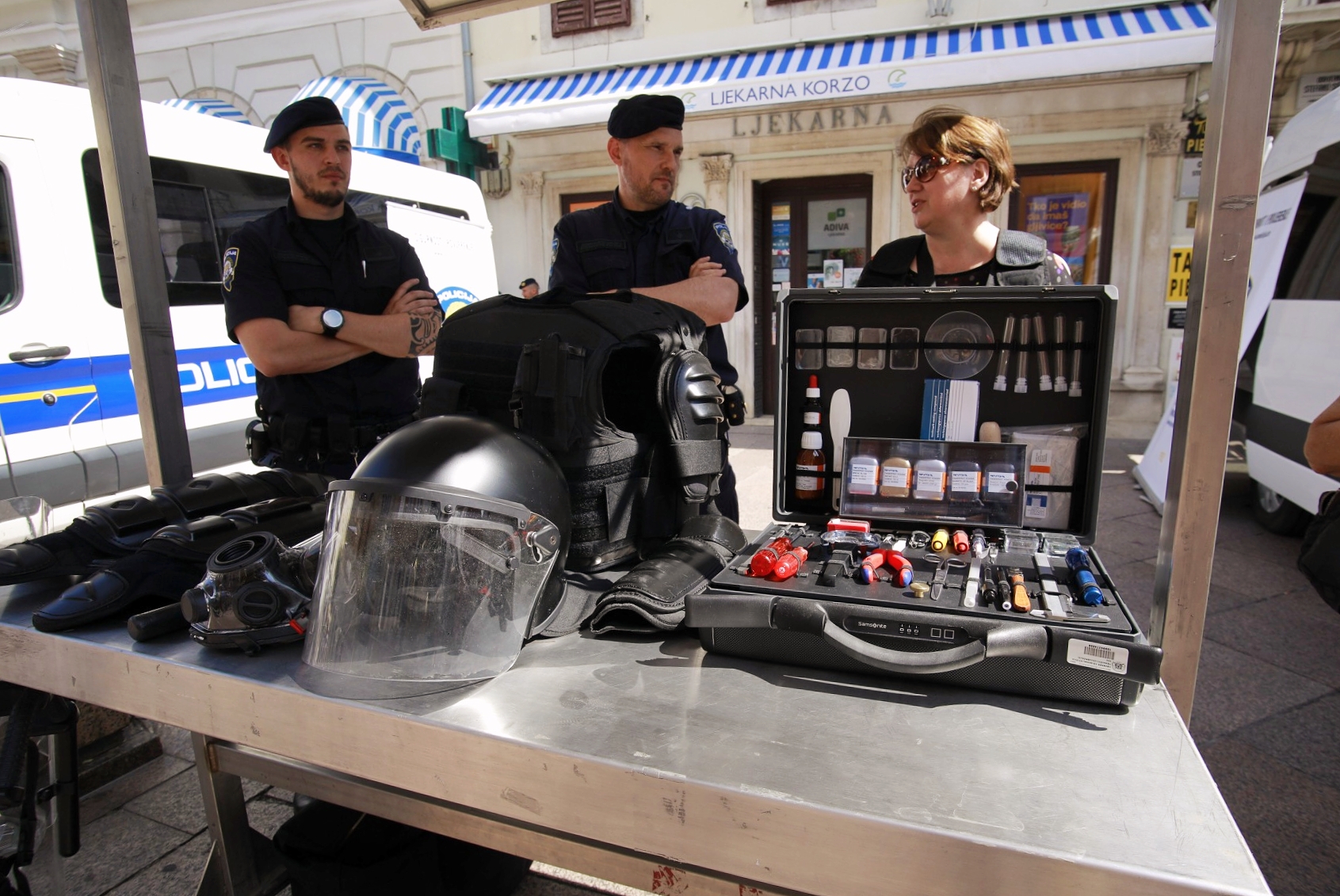 postani policajac policija korzo rijeka postani policajac policija korzo rijeka