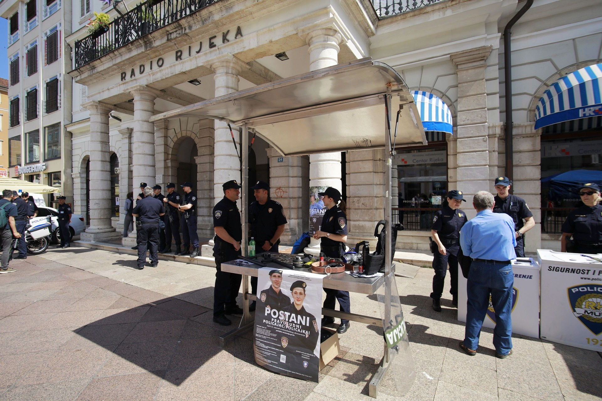 postani policajac policija korzo rijeka postani policajac policija korzo rijeka