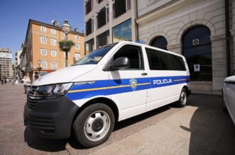 postani policajac policija korzo rijeka