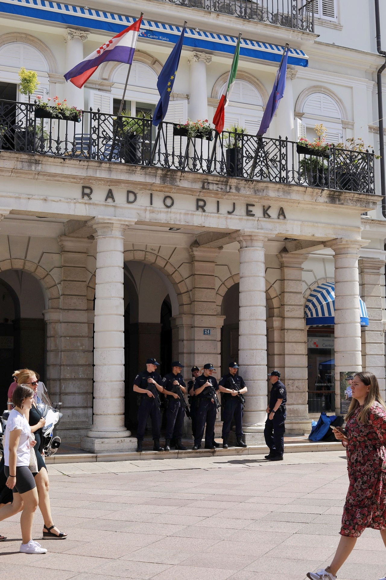 postani policajac policija korzo rijeka postani policajac policija korzo rijeka
